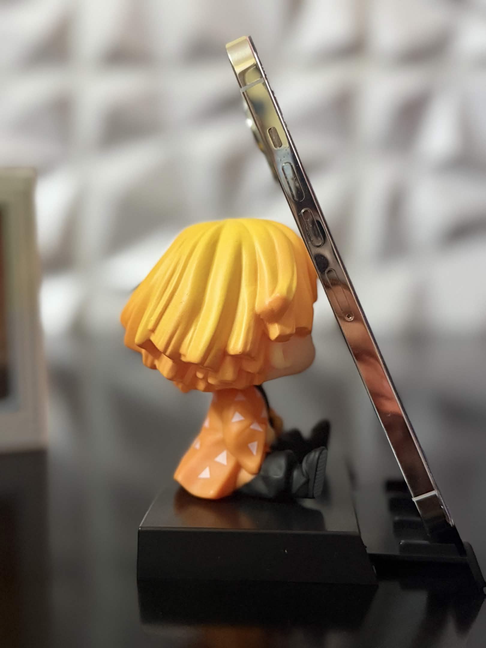 Figures Stand Phone - Zenitsu