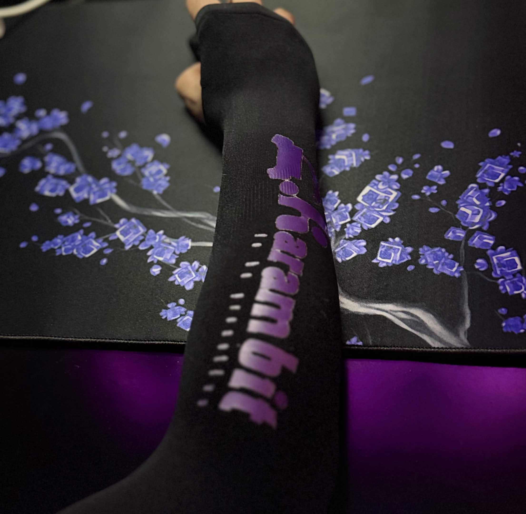 Karambit Pro Gaming Gloves Black - كفوف كرامبيت الاحترافية