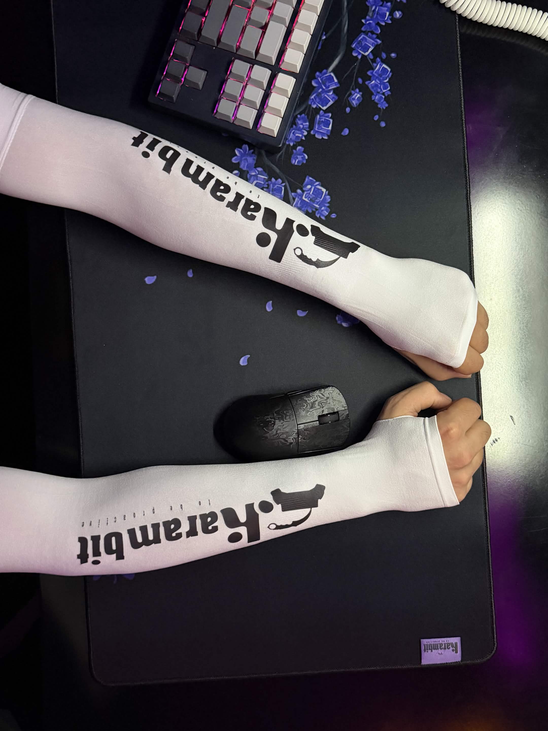Karambit Pro Gaming Gloves White -  كفوف كرامبيت احترافية